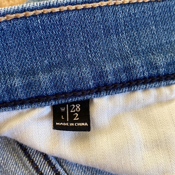 Abercrombie& Fitch womens jeans shorts W28 L2 - Picture 5 of 7